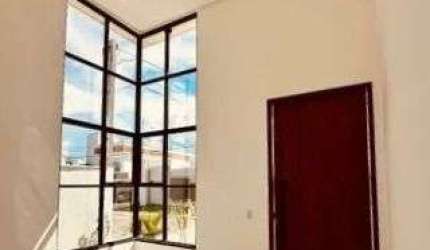 Casa à Venda - Condomínio Ecoville 1. Com 3 quartos (2 suítes) pronta para morar