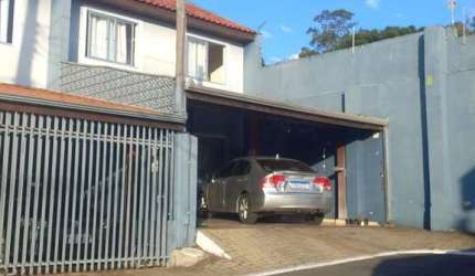 Sobrado para Venda em Curitiba, Xaxim, 3 dormitórios, 1 suíte, 3 banheiros, 3 vagas