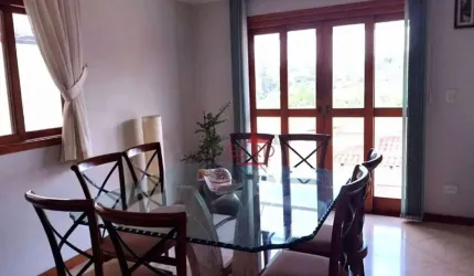 Casa no Jardim Adalgisa com 4 Suítes e Área Gourmet – Vista para o Campo de Golfe