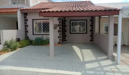 Casa em condomínio em São José dos Pinhais!