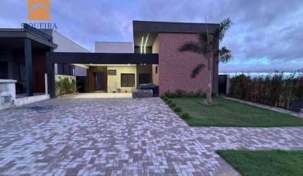 Cond. Alphaville Castelo -Casa com 4 dormitórios à venda, 237 m² por R$ 2.500.000