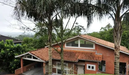 Parque das Artes - Casa descolada! Na melhor localização do condomínio, muito verde!