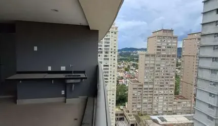 O seu Level, com sol lateral da manhã e planta espaçosa