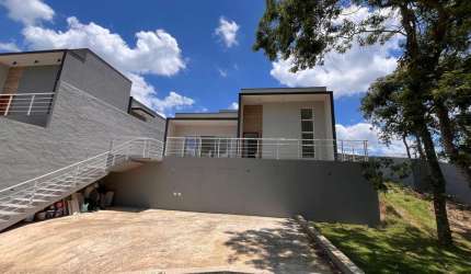 Casa em condomínio fechado com 3 quartos sendo 1 suíte 4 vagas condomínio Rizzo 2