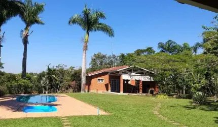 Incrível Sítio em Jarinu-SP: 3 Suítes, 8 Vagas, 500m² de Área, Lazer Completo. Agende sua Visita!