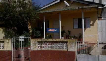Casa térrea no coração da Vl Augusta