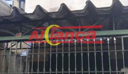sobrado com 3 quartos e salão comercial