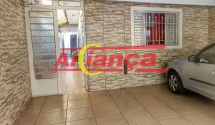 Casa térrea com 3 quartos à venda no Jd. Santa Mena