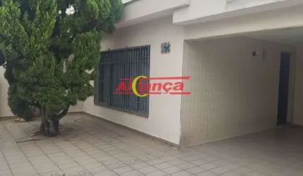 Casa térrea muito espaçosa em terreno de 261m2 no Vila Barros!