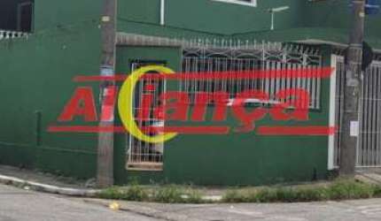Sobrado na Vila Itapegica Próximo ao Shopping Internacional 114 m², 3 dorm, 2 vagas, churrasqueira