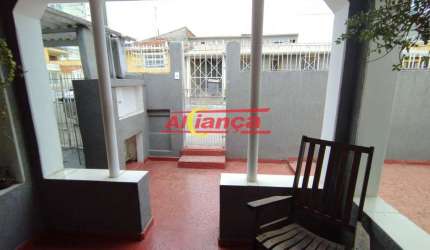 Casa Térrea com 04 dorm, 02 vagas, 214 metros