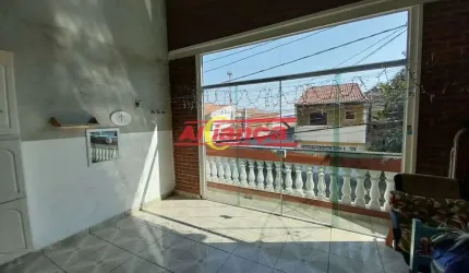 Casa assobradada, 3 dormitórios, 2 banheiros, 1 vaga no Continental II - Guarulhos