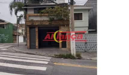 Três casas Residenciais com salão comercial - Excelente para Renda/investimento e moradia Vl. Maria