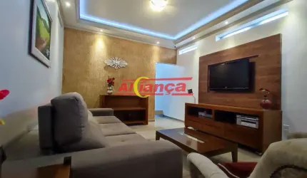 Sobrado de 295m² à Venda no Parque Santo Antônio: Conforto e Espaço em uma Localização Privilegiada