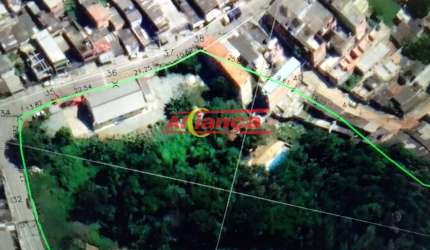 ÁREA DE 30.000 M2