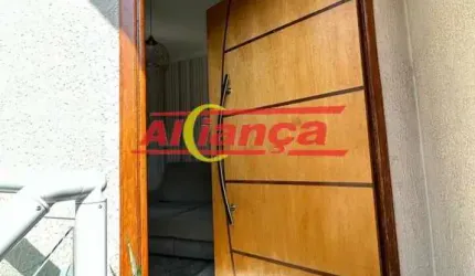 Linda Casa Sobreposta no Jardim Santa Inês, Próxima à Praça 8