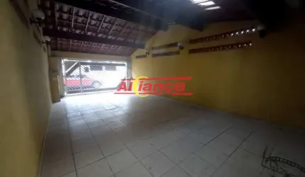 Sobrado 300m²  à venda,  com 3 dormitórios sendo1 suíte;  4 vagas; salão de festas no Bom Clima