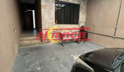 Sobrado à venda 3 Quartos, sendo uma suíte - Vagas no Jardim Vila Galvão