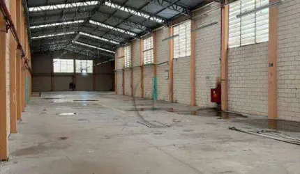Galpão industrial com  1750m² para Locação em Mauá