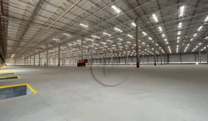 Galpão com 6.467m² em condomínio logístico para locação em Mauá.