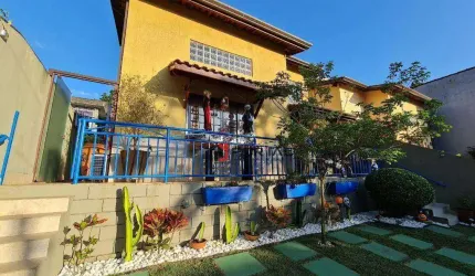 Casa com 3 dormitórios à venda, 199 m² por R$ 1.700.000,00 - Granja Viana - Carapicuíba/SP