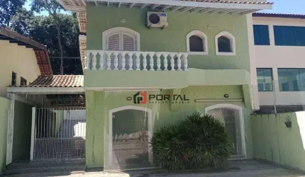 Casa com 3 dormitórios à venda, 200 m² por R$ 930.000,00 - Granja Viana - Carapicuíba/SP