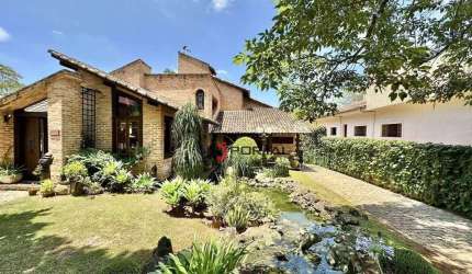 Casa com 4 dormitórios à venda, 300 m² por R$ 3.350.000,00 - Granja Viana - Jandira/SP