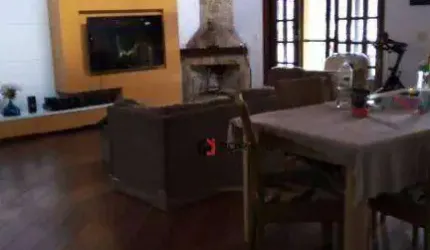 Casa com 3 dormitórios à venda, 169 m² por R$ 1.200.000,00 - Granja Viana - Carapicuíba/SP