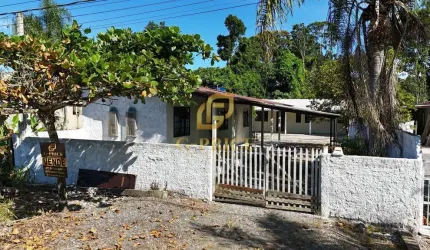 2 Ótimas Casas com Terreno de 360m² apenas 650 mts do Mar