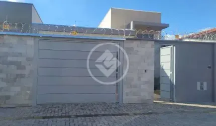 Uma casa com pé-direito duplo pronta para morar, com design moderno e neoclássico, oferece uma sensação de amplitude e sofisticação. codigo: 116178