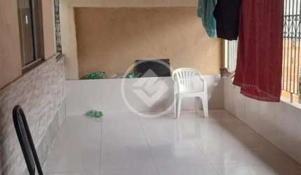 Sobrado sendo 1 casa em cima da outra com saídas separadas, porem tem q fazer um muro de divisória na área codigo: 74549