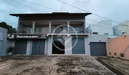 SOBRADO 3 Q COM 2 SALAS COMERCIAIS RENDENDO codigo: 104427