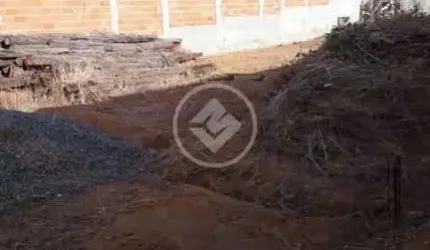 EXCELENTE OPORTUNIDADE LOTE TOTALEMNTE MURADO JA FEITA A TERRAPLANAGEM codigo: 124335