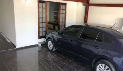 Excelente a venda Casa 3 dorms. 1 suíte 2 vagas