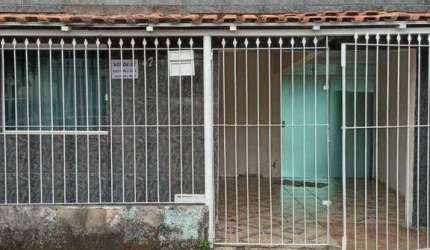 Casa com 3 dormitórios à venda, 100 m² por R$ 230.000 - Jóquei Clube - Juiz de Fora/MG