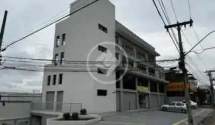 Prédio comercial de 3 andares. codigo: 29934