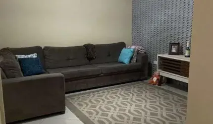 Linda casa com 3 dormitorios (1 suite), quintal, varanda, vaga de garagem coberta toda reformada em otimo estado de conservacao