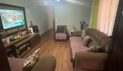 lindo sobrado  com 3 dormitorios , jardim Gianetti. aceita carro e , aceita apartamento como parte de pagamento.