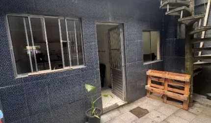 Casa com 4 quartos à venda na Rua Cadernos de Viagem, 123, Conjunto Habitacional Castro Alves, São Paulo, 35 m2 por R$ 325.000