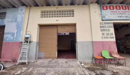 (LJ2241) Um box medindo 50m² localizado no bairro Franciscanos