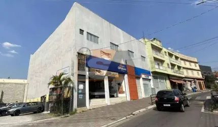 Salão Comercial de 400m² em sobreloja no Centro de Ferraz de Vasconcelos.