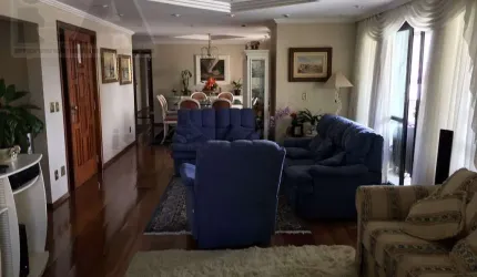 Apartamento com 4 quartos, sendo 2 suítes; próximo ao centro de Suzano/SP.