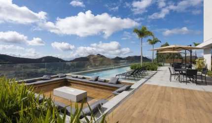LINDO APARTAMENTO LUXUOSO, ESPACOSO COM LINDA VISTA PARA O VALE DO SERENO.