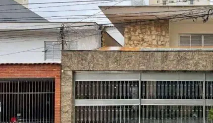 Excelente sobrado, ótima localização. Venda ou locação.
