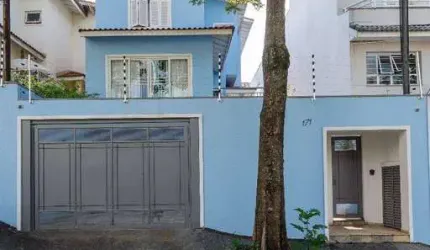 Excelente sobrado próximo à Praça Silvio Romero !!