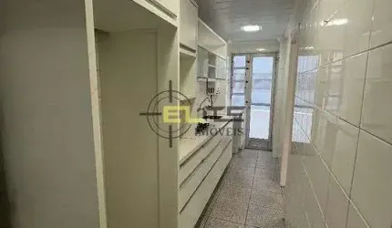 Apartamento à venda, com ampla sacada de 03 dormitórios, sendo 01 suíte no Centro - Florianópolis