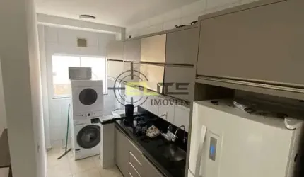Apartamento à venda, com 2 dormitórios, sacada e churrasqueira no Aririú, em Palhoça/SC