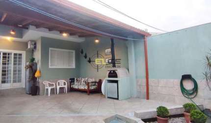 Casa geminada à venda, de 2 dormitórios (1 suíte), com forno de pizza a lenha no Bela Vista, em Pal