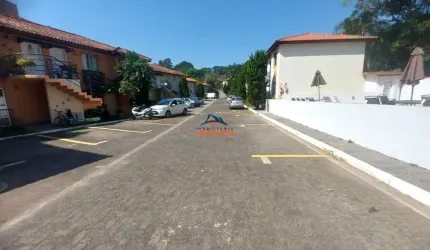 Casa em Condomínio à Venda em Cotia-SP, Jardim Torino: 2 Quartos, 1 Suíte, 2 Salas, 2 Banheiros, 1 Vaga, 50m². Venha Conferir!