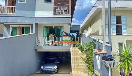 Casa em Condomínio de Luxo em Cotia-SP, 3 Quartos, 1 Suíte, 2 Salas, 3 Banheiros, 4 Vagas de Garagem, 200 m²